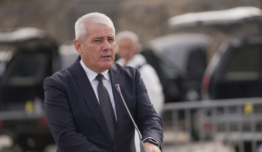 Sveçla paralajmëron arrestimin e politikanit serb
