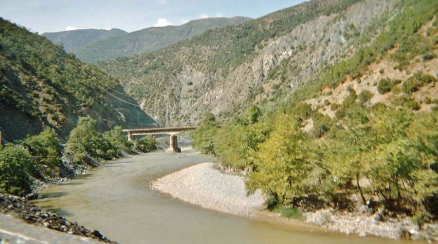 Gjendet një trup i pajetë në Shkumbin nga peshkatarët