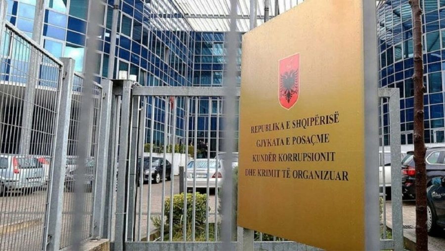 Shkelje në tendera dhe falsifikim dokumentesh në Bashkinë Kurbin,