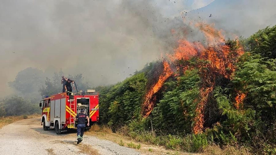 9 vatra zjarri në 24 orët e fundit! Nivel i lartë rreziku
