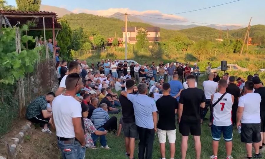 Protestë kundër HECE-ve në Klos/ Banorët kundër: Po na