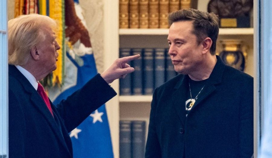 Trump kërcënon Muskun me deportim: Ndoshta do t'i
