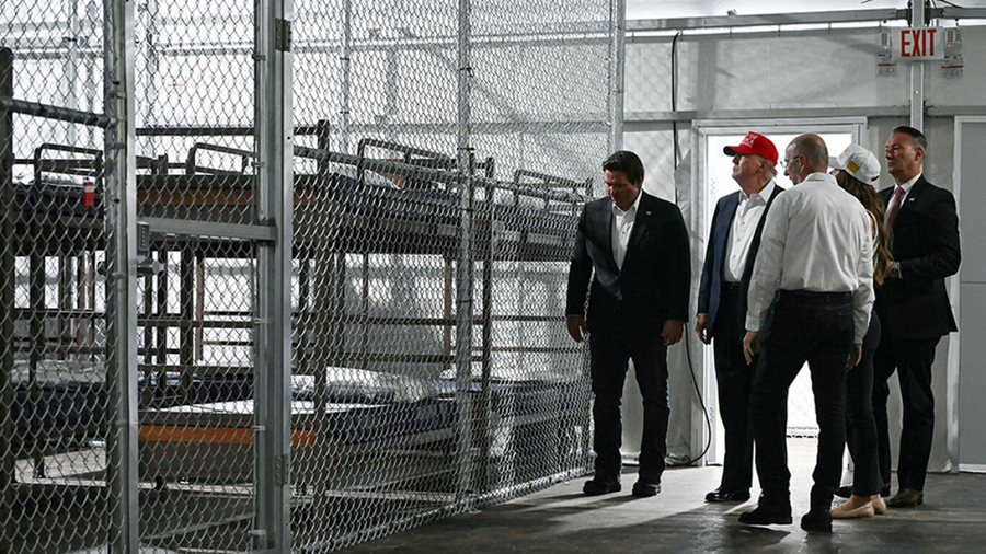 Trump inaguron "alcatrazin me aligatorë", bën shaka me