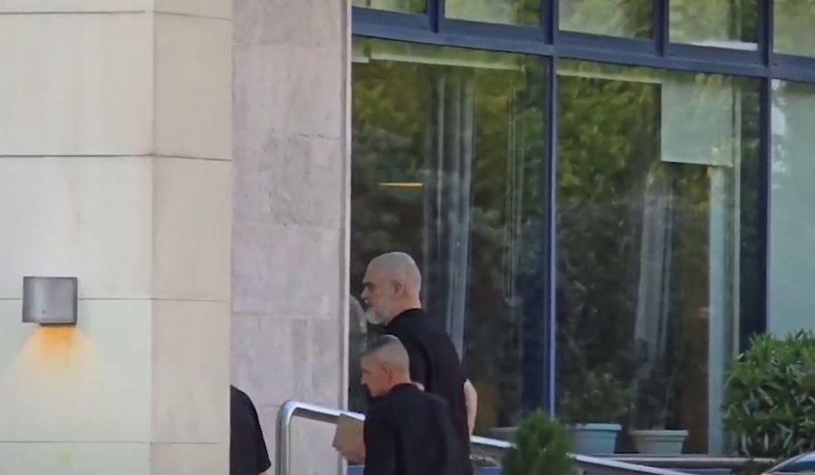 Pas Vlorës, Rama "i qetë" në Tiranë, POROSIA: