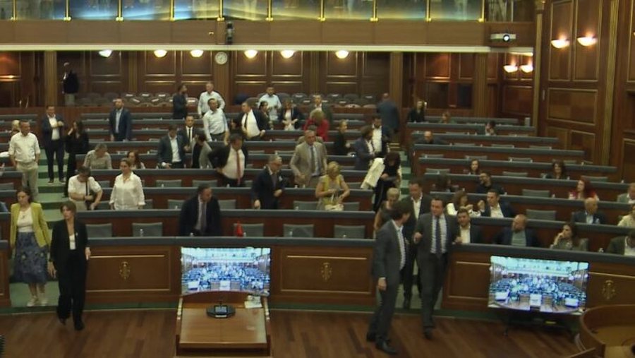 Alarmi për bombë në Kuvendin e Kosovë, Policia: Mesazhi