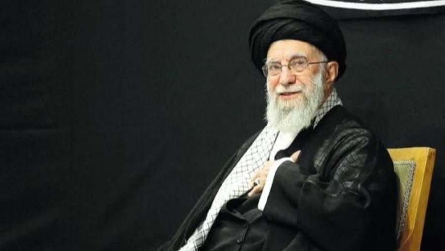 VD- Udhëheqësi i Iranit bën daljen e parë publike pas
