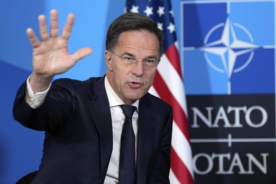 Shefi i NATO-s: Një sulm i koordinuar nga Kina dhe Rusia mund të
