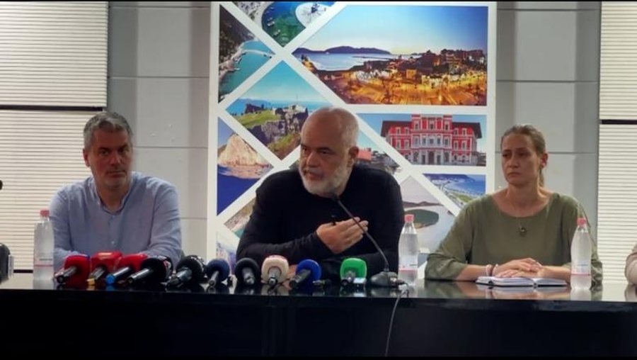 Nga uji i pijshëm tek parkimet në Vlorë, Rama: Të