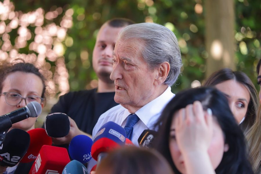 'Bankers' s’pagoi tatimet për 20 vite, Berisha: Gjatë