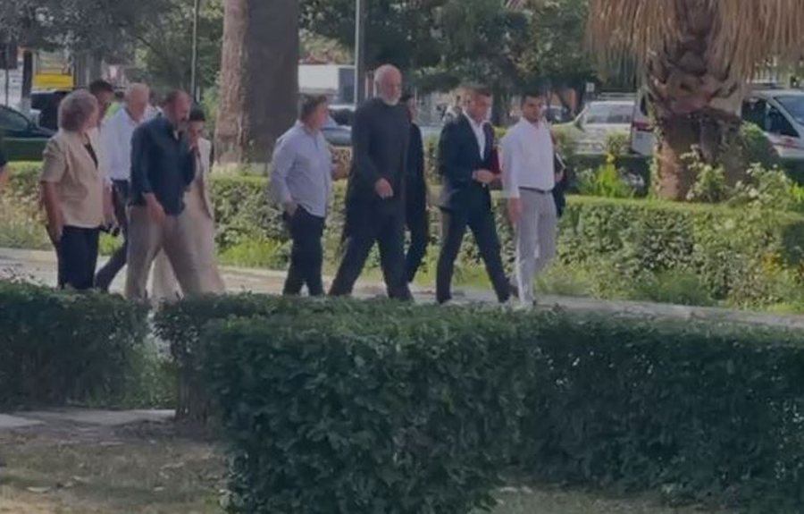 Pas Vlorës, Fierit e Durrësit/ Rama mbërrin edhe në Elbasan