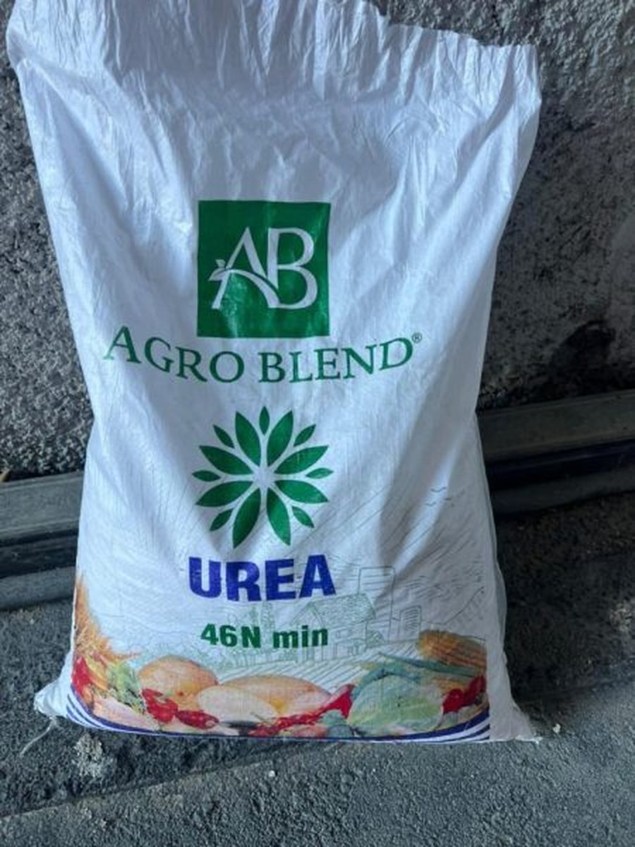 AgroBlend mashtron fermer&euml;t me plehrat kimik&euml;, tregton ure t&euml;