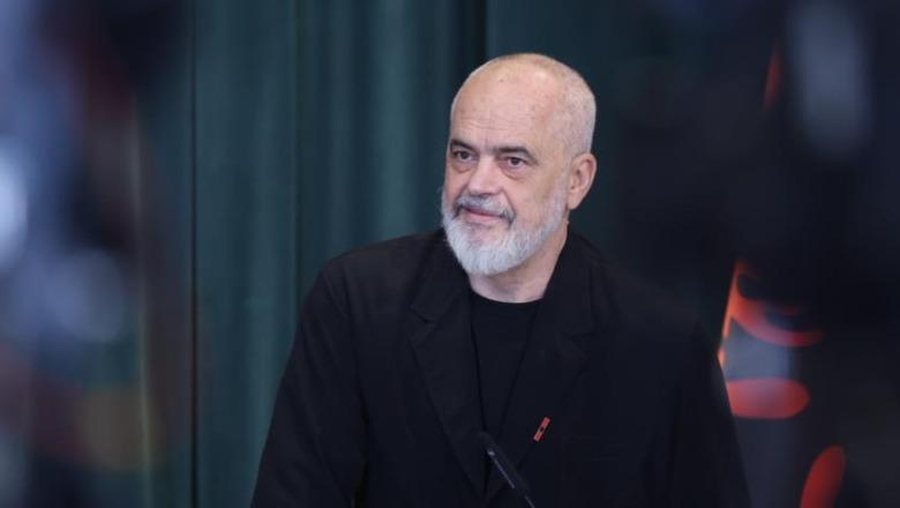 Rama p&euml;rplaset me CNN p&euml;r Zv&euml;rnecin: Nuk ka projekt, po flisni