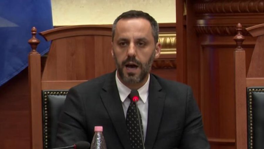 'Zv&euml;rneci'/ Lamallari: Nuk frym&euml;zoni, shkoni n&euml;