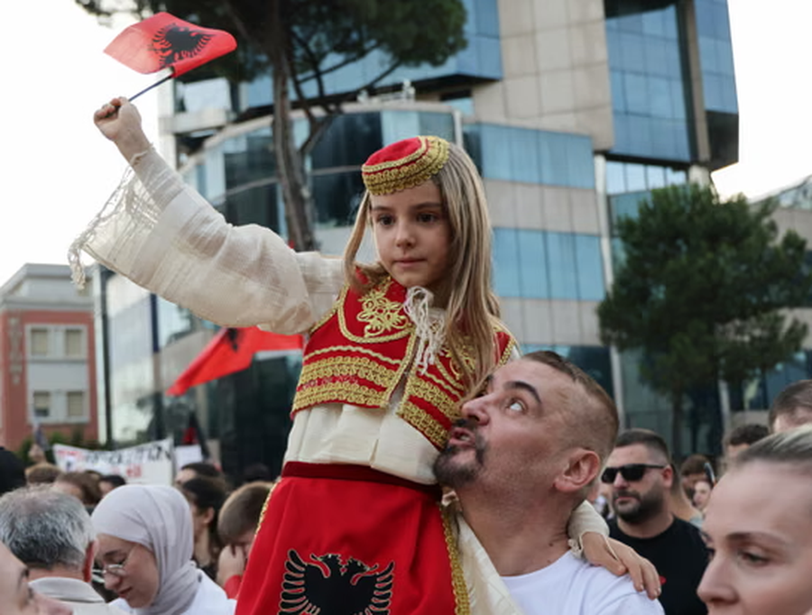 Lea Ypi: Shikoni protestat q&euml; Jared Kushner ka shkaktuar n&euml;