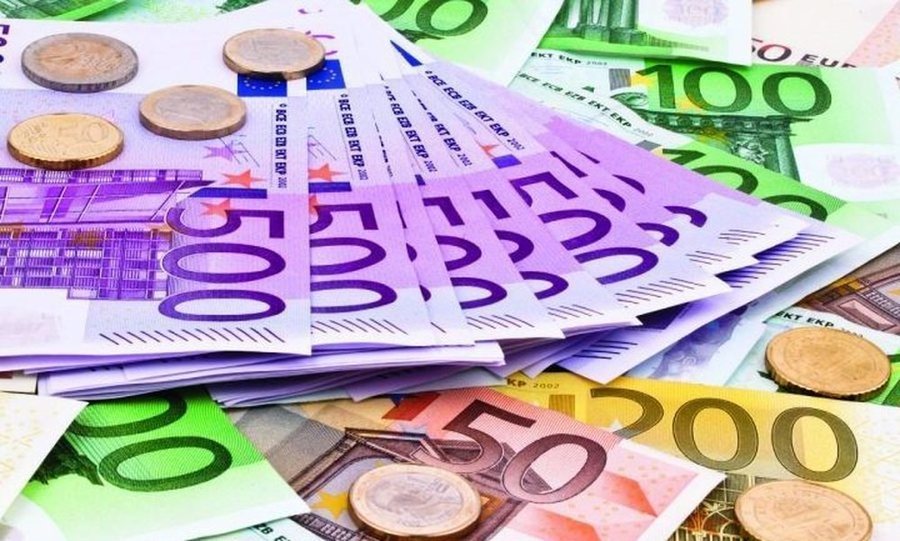 Euro s&euml;rish n&euml; pikiat&euml;, zbret drejt pragut t&euml; 95 lek&euml;ve