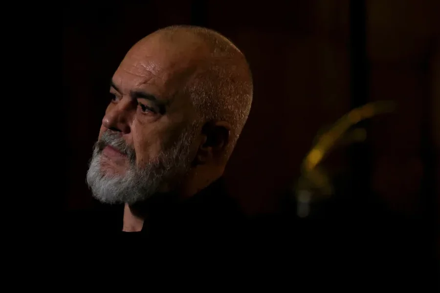 'Zv&euml;rneci'/ Rama p&euml;r "AP": T&euml; t&euml;rhiqem