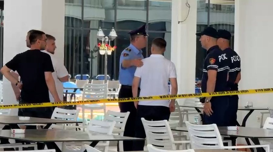 T&euml; sht&euml;na me arm&euml; zjarri n&euml; Sh&euml;ngjin, plas sherri
