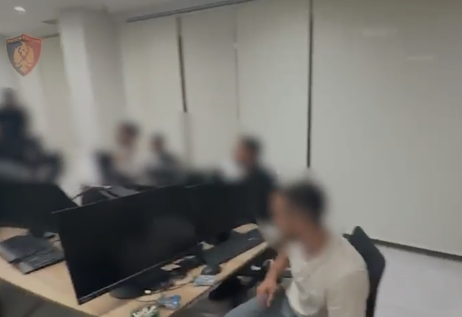 Goditet tjet&euml;r 'Call Center' n&euml; Tiran&euml;, 4
