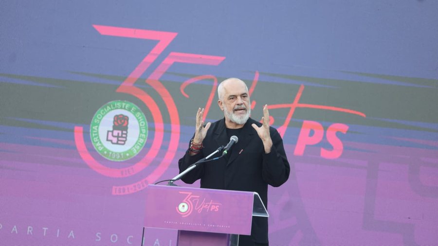 PS feston ditëlindjen e 35-të, ceremonia në Sheshin