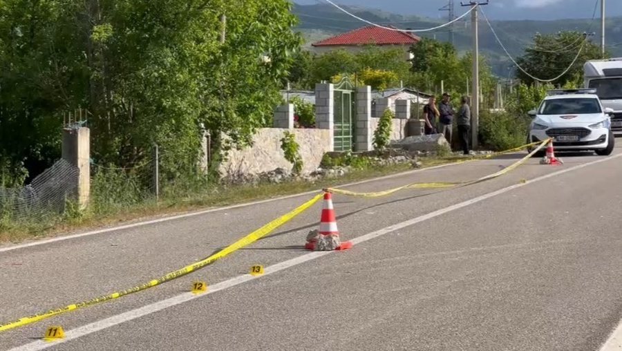 Aksident tragjik n&euml; Kor&ccedil;&euml;! 76-vje&ccedil;ari p&euml;rplas me