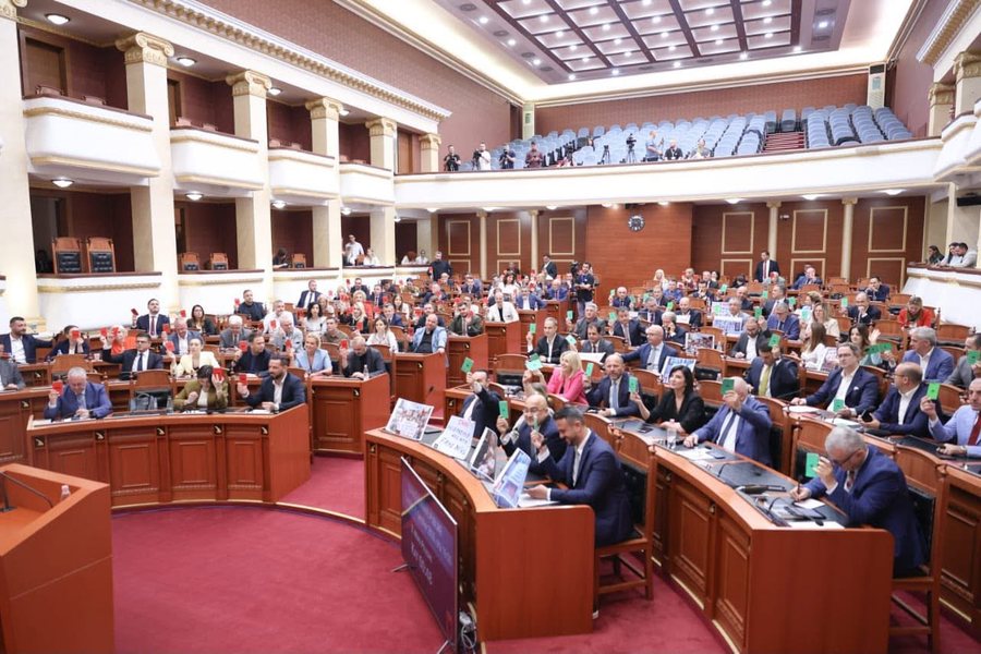 Mblidhet Kuvendi/ Amnistia penale dhe 3 interpelaca, &ccedil;far&euml; pritet