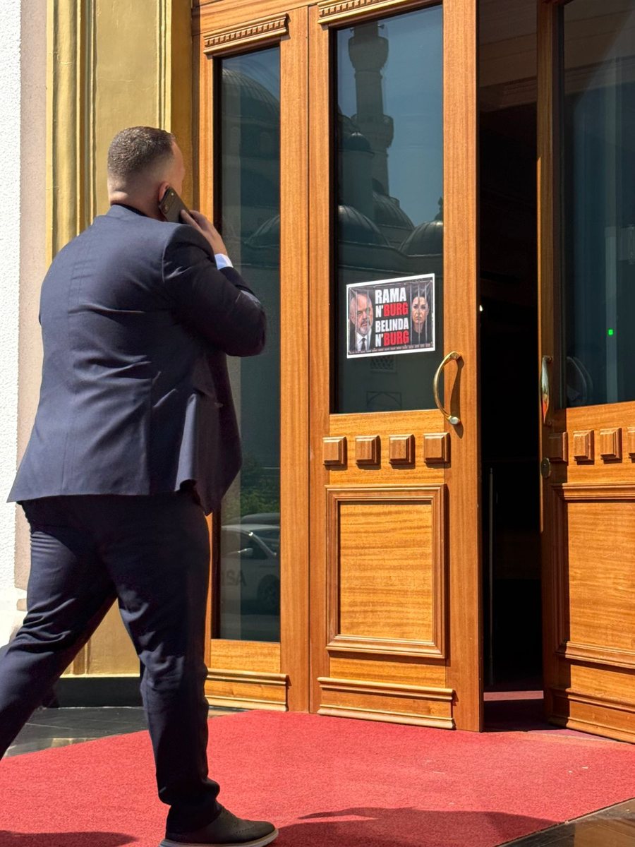 'Rama në burg, Belinda në burg'-Pankarta kundër