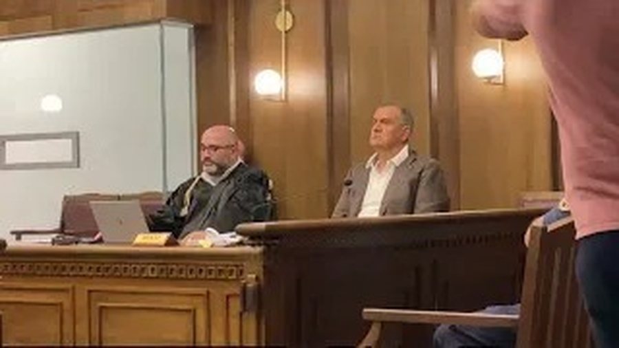 'Sterilizimi'/ Beqaj në gjyq jashtë kafazit të