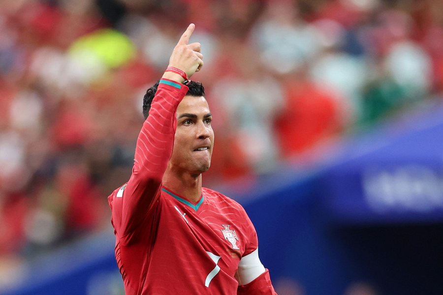 Portugalia shkat&euml;rron Uzbekistanin, Ronaldo sh&euml;non dopiet&euml; dhe