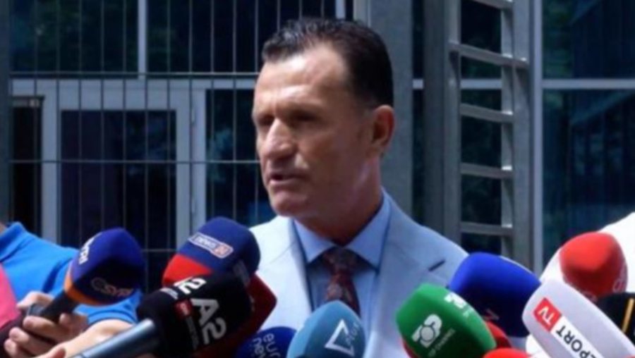 Pas debatit n&euml; sall&euml;n e gjyqit, avokati i Met&euml;s: Nuk pati