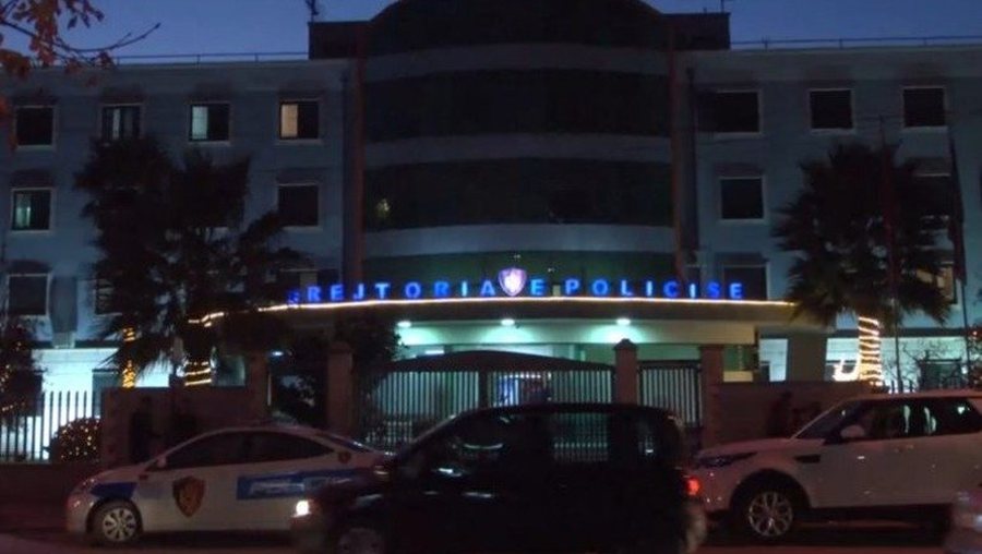 Sherr mes daj&euml;s dhe nipit n&euml; Durr&euml;s, plagoset me thik&euml;
