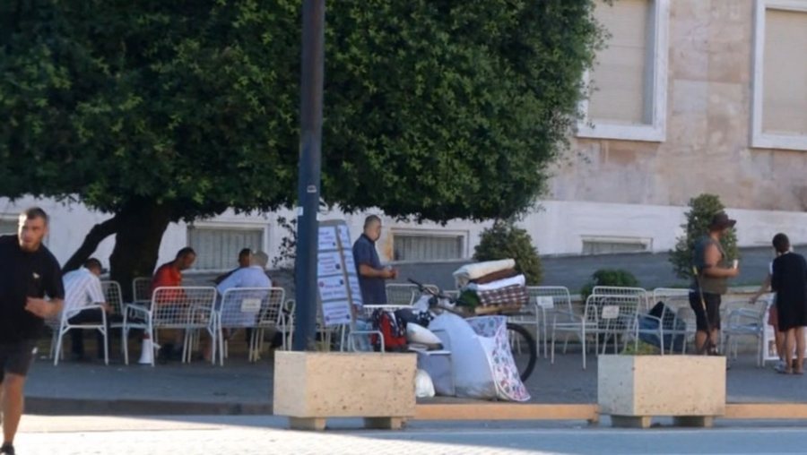 Me batanije me vete, protestuesit e gdhijn&euml; s&euml;rish para
