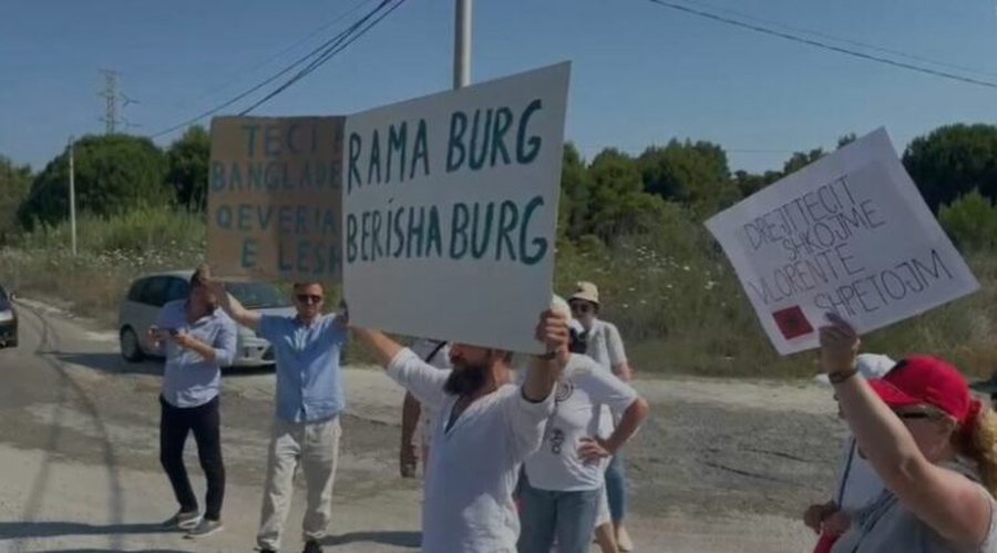 Protest&euml; kund&euml;r TEC-eve lundruese n&euml; Vlor&euml;, qytetar&euml;t