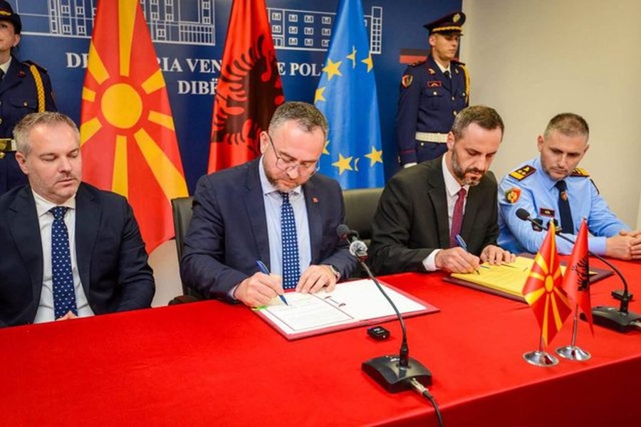 N&euml;nshkruhet marr&euml;veshja nd&euml;rkufitare Shqip&euml;ri-Maqedoni e