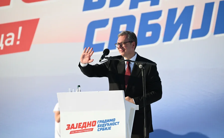 Serbia drejt zgjedhjeve, Vu&ccedil;i&ccedil; njofton dor&euml;heqjen: Brenda pak