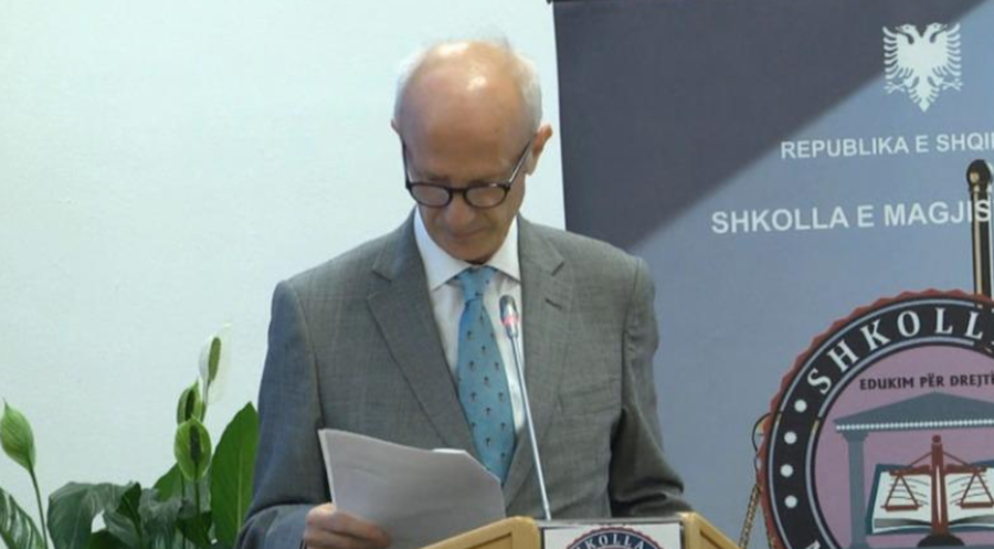 Drejtori i shkoll&euml;s s&euml; Magjistratur&euml;s: Media t&euml;