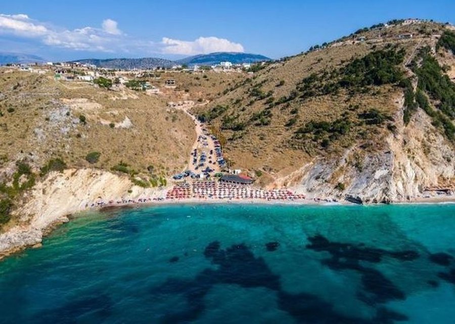 Bledar Sinani i "Plazza Casino" n&euml; plazhin e Pasqyrave, rrezikon