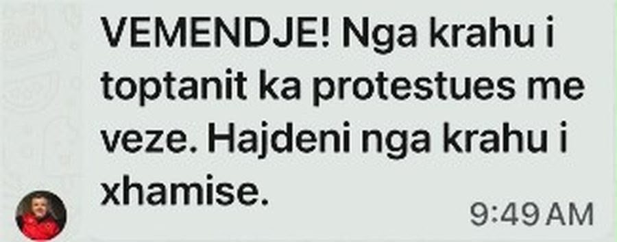 &lsquo;Hajdeni nga krahu i xhamis&euml;, ka protestues me vez&euml;&rsquo;!