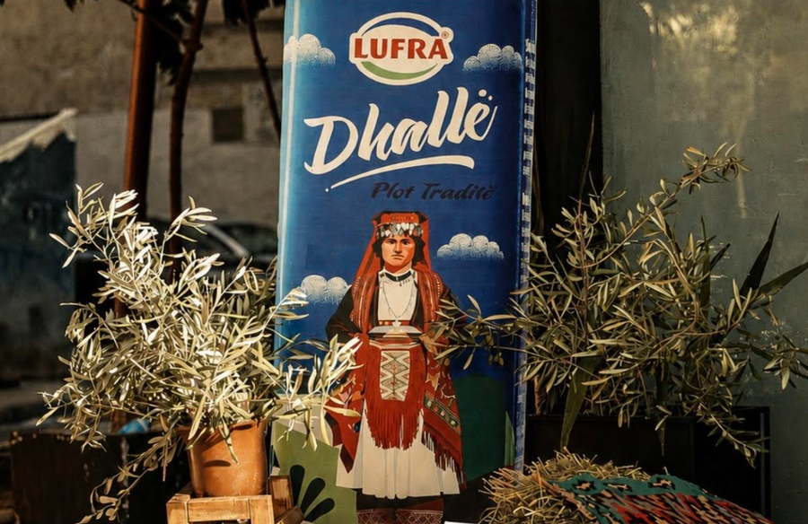 &ldquo;Veshur me tradit&euml;&rdquo;, eleganca e kostumeve shqiptare, q&euml; do