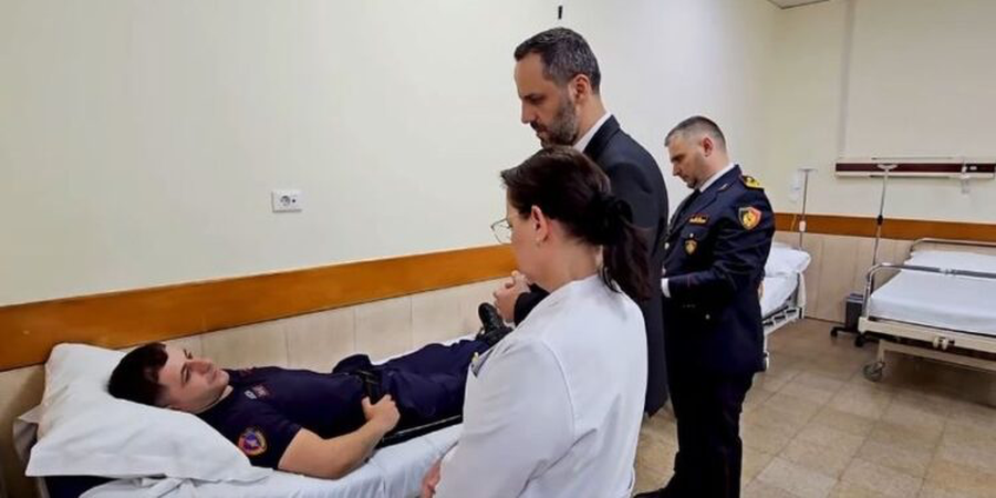 Tensionet para Kuvendit! Lamallari e Hita vizitojn&euml; polic&euml;t e