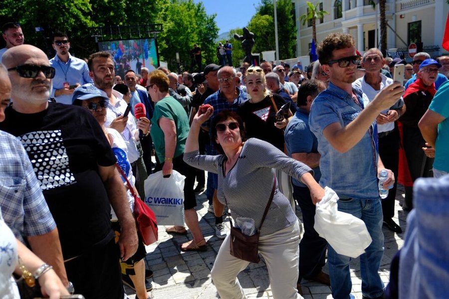 AGSH reagon pas incidenteve n&euml; protest&euml;n para Kuvendit: Dhuna ndaj