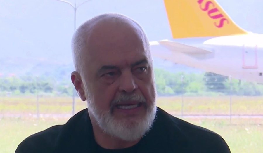 "Forca e Armatosur m&euml; e mir&euml; paguara n&euml; rajon!" Rama: