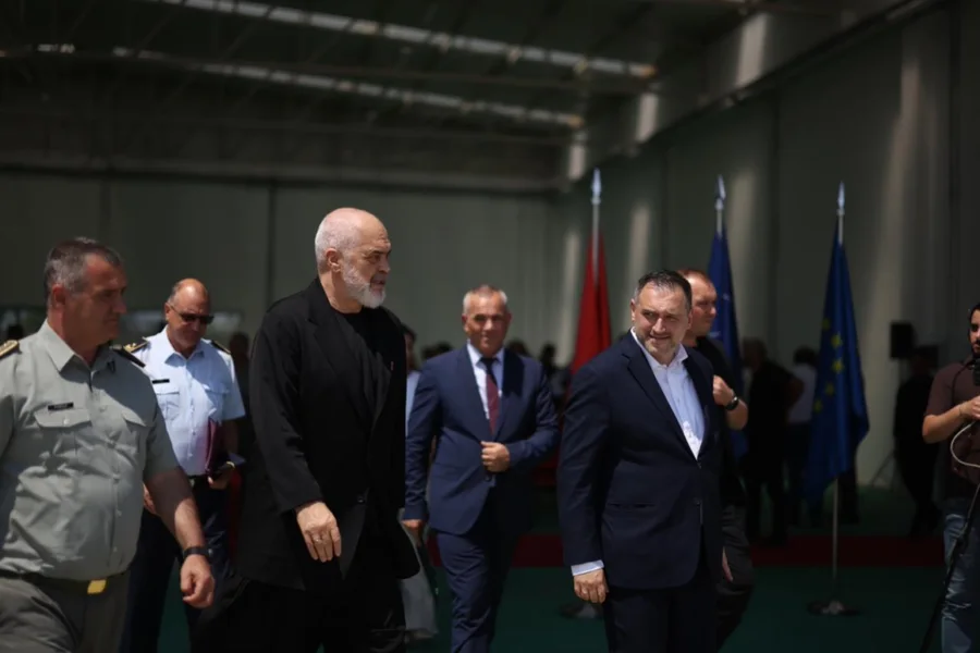 Hapet shkolla e pilot&euml;ve n&euml; Rinas, Rama: S&euml; shpejti, projekti me