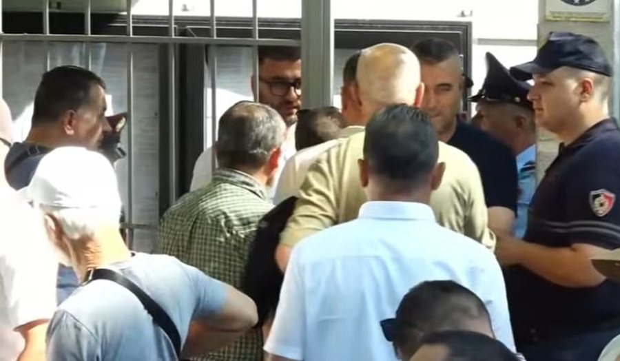 Seanca p&euml;r protestuesit e arrestuar! Gjykata e Tiran&euml;s liron t&euml;