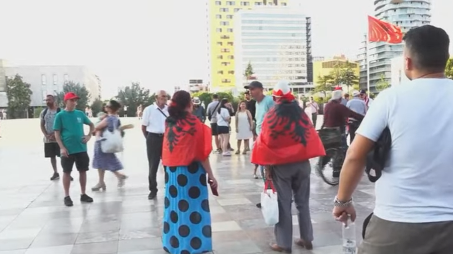 37 dit&euml; n&euml; shesh! Nis tubimi n&euml; sheshin