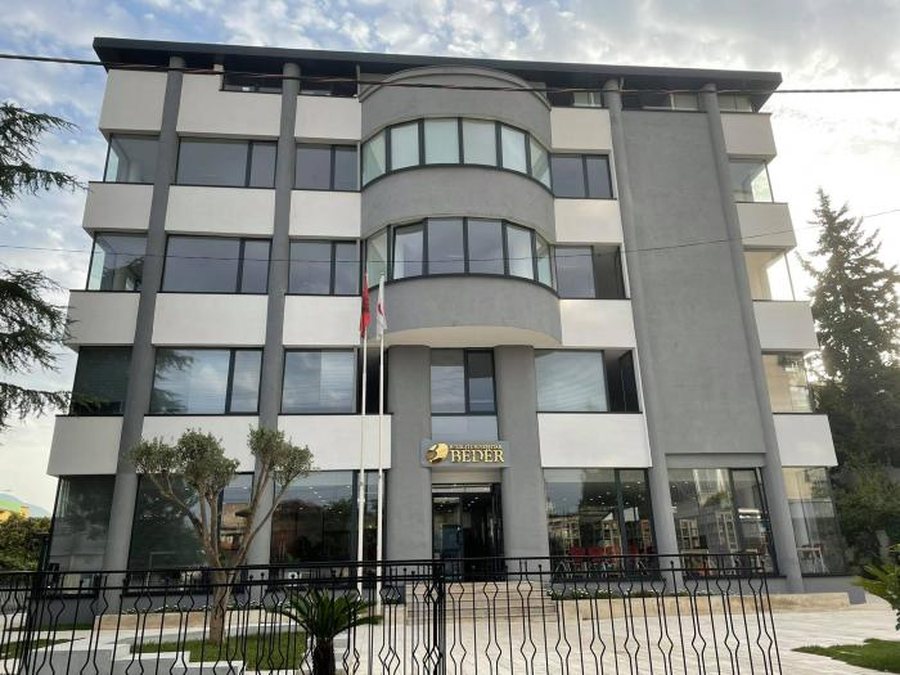 Pa njoftim publik, Kolegji Universitar "Bed&euml;r" drejt mbylljes