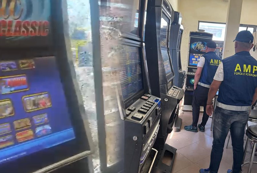 Baste t&euml; paligjshme! AMP "zbarkon" n&euml; lokali pran&euml;
