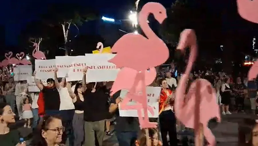 Protesta e 38-t&euml; n&euml; Tiran&euml;, qytetar&euml;t
