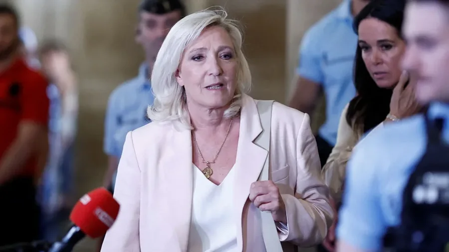 Marine Le Pen d&euml;nohet me 3 vite burg, 'sfidon' vendimin: Do
