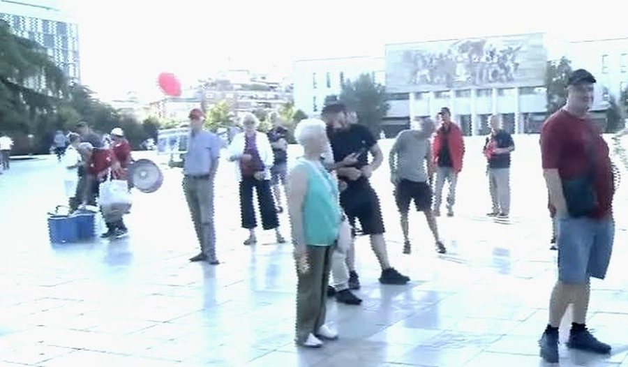 Nis protesta e 41-të qytetare në Tiranë, marshim drejt
