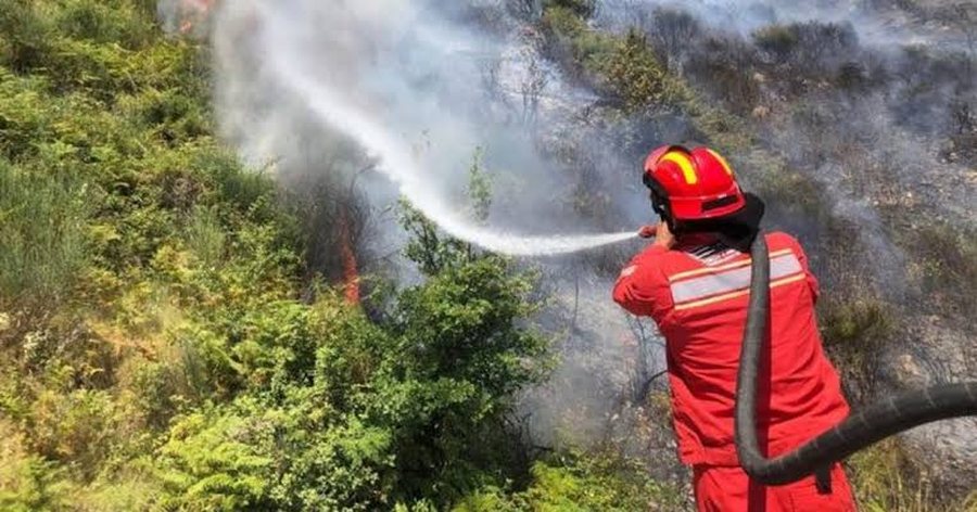 Vatra t&euml; mundshme zjarri/ IGJEUM paralajm&euml;ron qytetar&euml;t: 6 qarqet